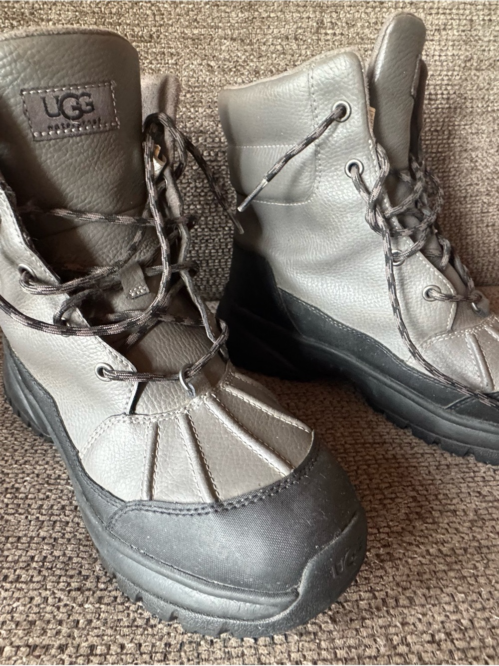 UGG Women's Gray and Black Lace-Up Winter Boots